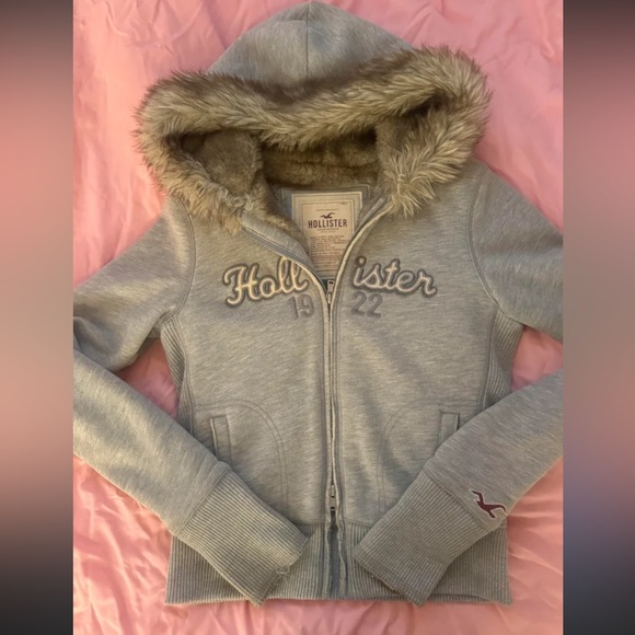 Hollister Sweaters - Hollister Light Gray Hoodie with Furry Hood #y2k